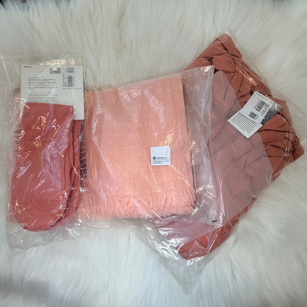 NWT & Original Packaging Lululemon Pink Savannah Bundle; Hood, Mittens & Scarf